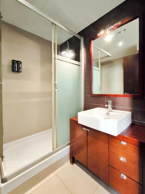Moderno Apartamento Duplex En Terrassa Centro エクステリア 写真