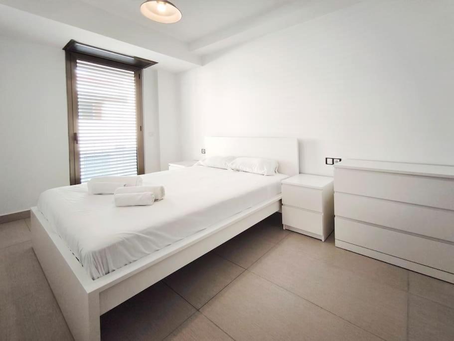 Moderno Apartamento Duplex En Terrassa Centro エクステリア 写真