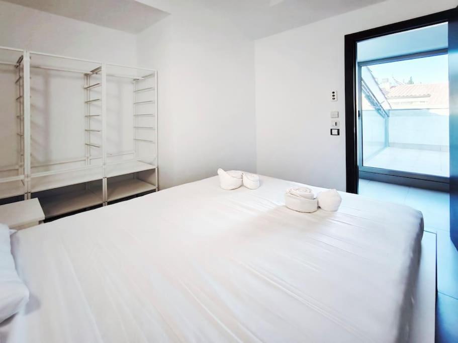 Moderno Apartamento Duplex En Terrassa Centro エクステリア 写真
