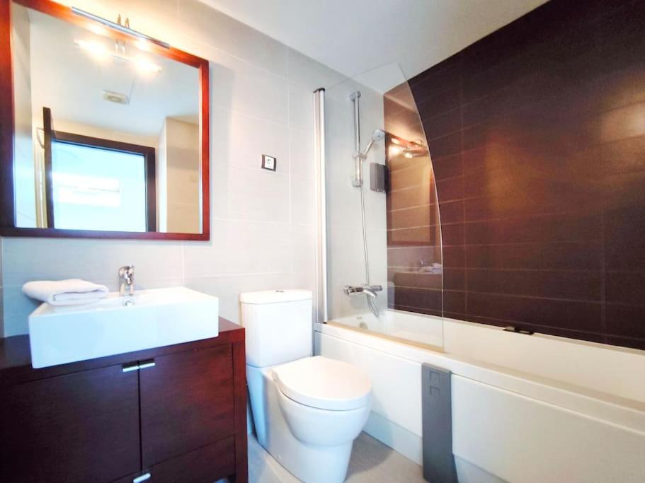 Moderno Apartamento Duplex En Terrassa Centro エクステリア 写真